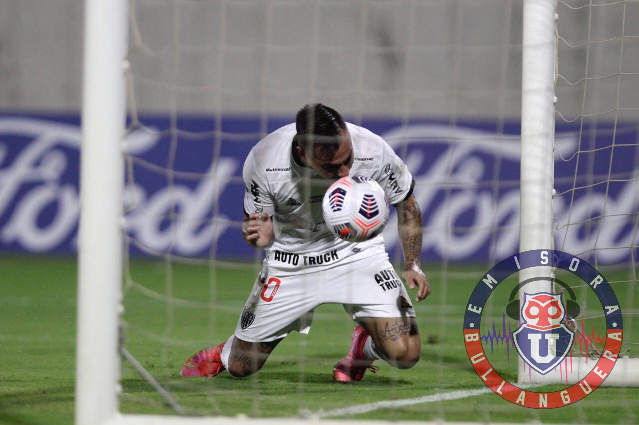 Golazo de Edu Vargas selló triunfo de Atlético Mineiro en Copa Libertadores