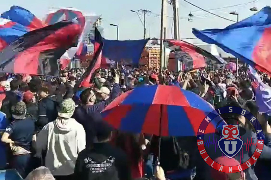 Hinchas de la U se manifestaron en el CDA en contra de Azul Azul
