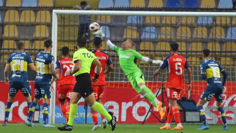 Cada vez más sólido el 1 de la “U”: Cristóbal Campos ratifica su buen momento en triunfo sobre Everton