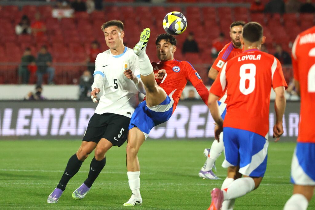 Javier Altamirano mostró su felicidad por vestir La Roja.