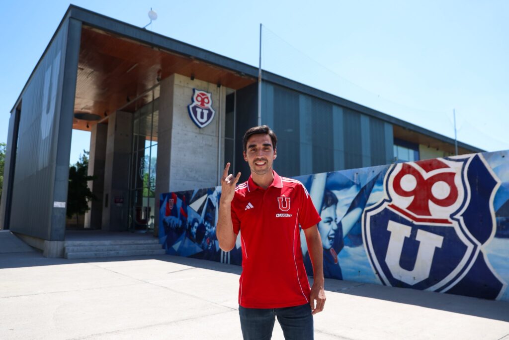 Paqui Meneghini asumió como nuevo director técnico de la U (U de Chile)