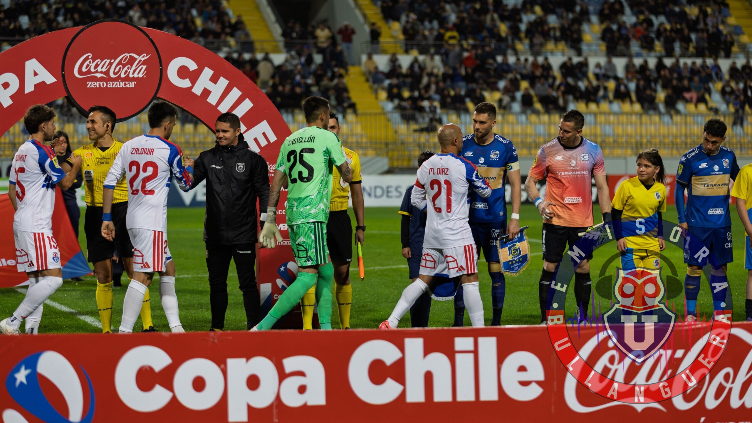 La formación de la U para completar los minutos del primer partido ante Everton